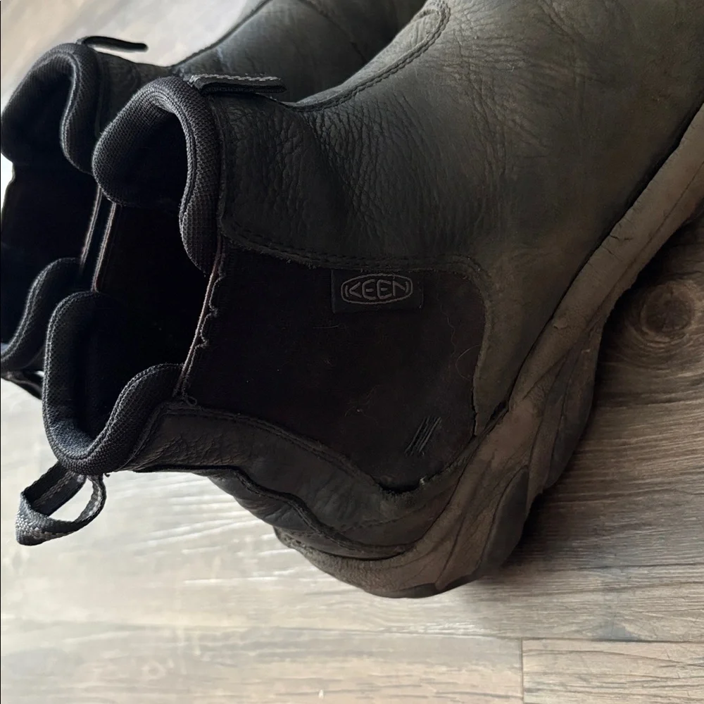Keen Revel 4 Chelsea Polar Boots Men’s Size 11 Insulated Winter Snow Boots